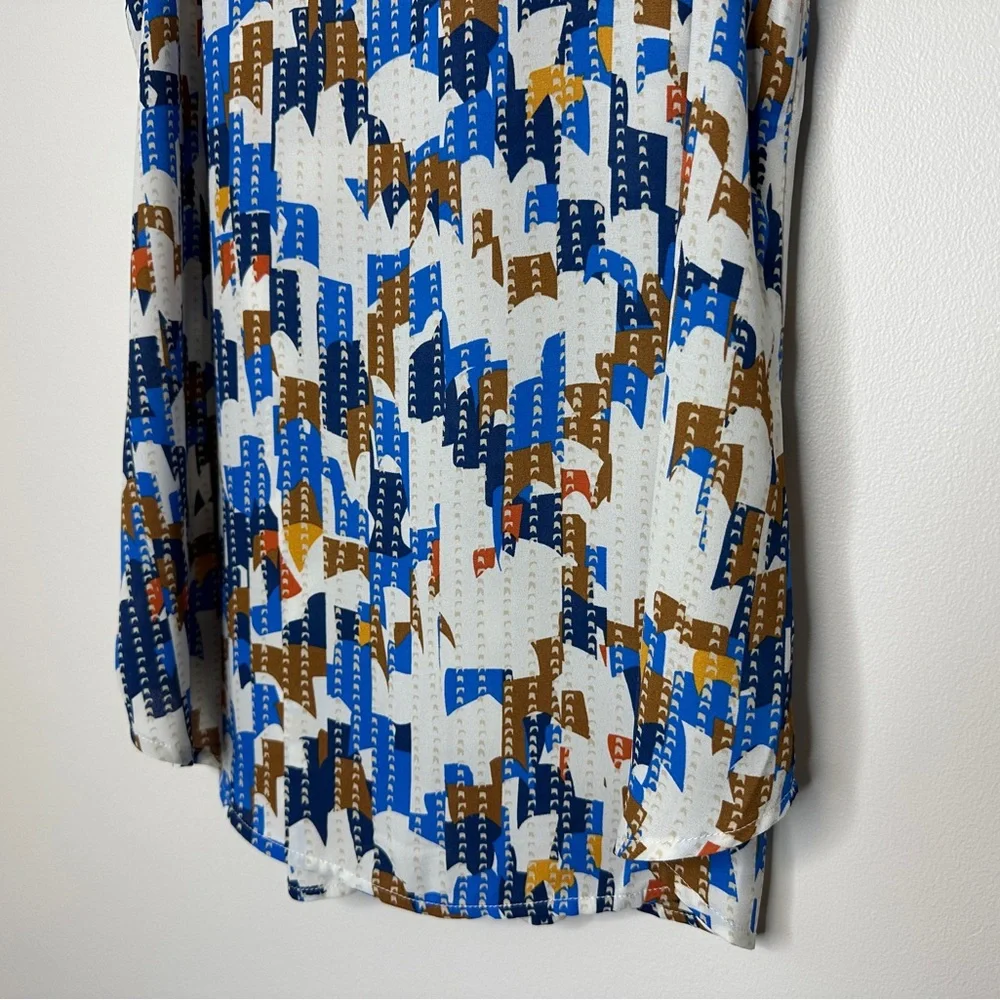 CAbi Jigsaw Top | Patterned Sleeveless Blouse | Blue, Brown, White Spring 6106 - Picture 12 of 13